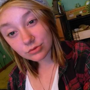 Meet your Posher, Alexia